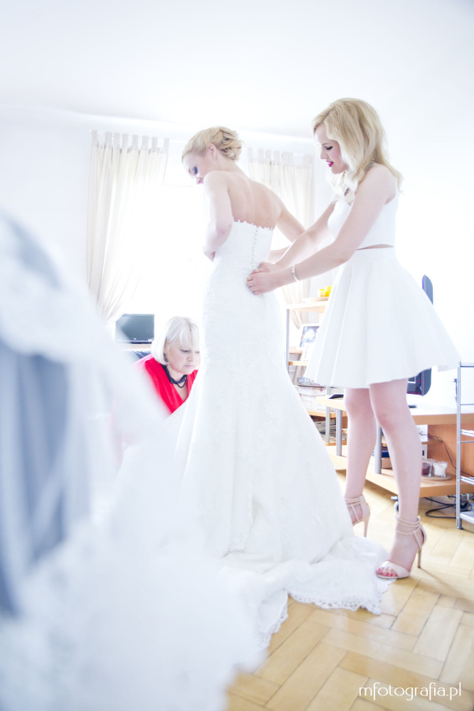 najlepsza fotografia ślubna - emocje w czassie przygotowań